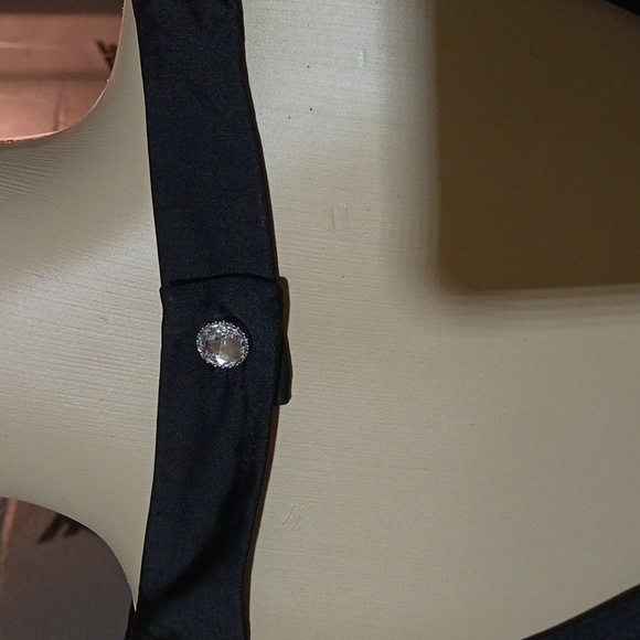 Candies Silky Black Open Back Ruffled Short Sleeve Blouse Sz M - Picture 9 of 16